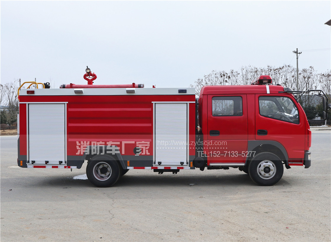 东风多利卡4吨泡沫消防车