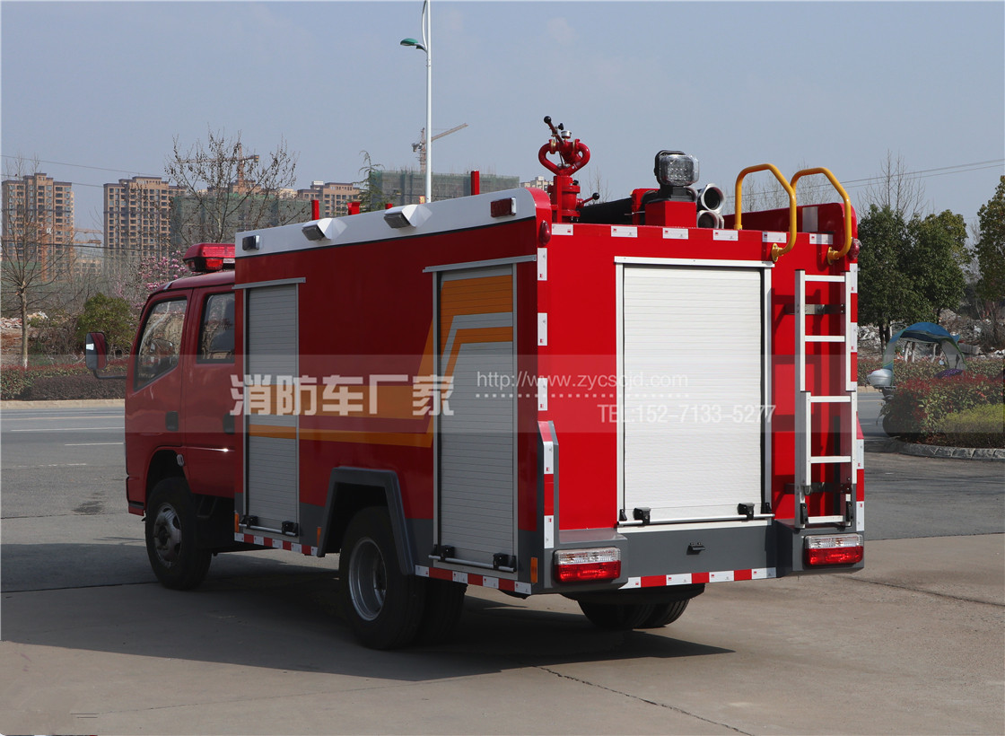 东风福瑞卡3吨泡沫消防车