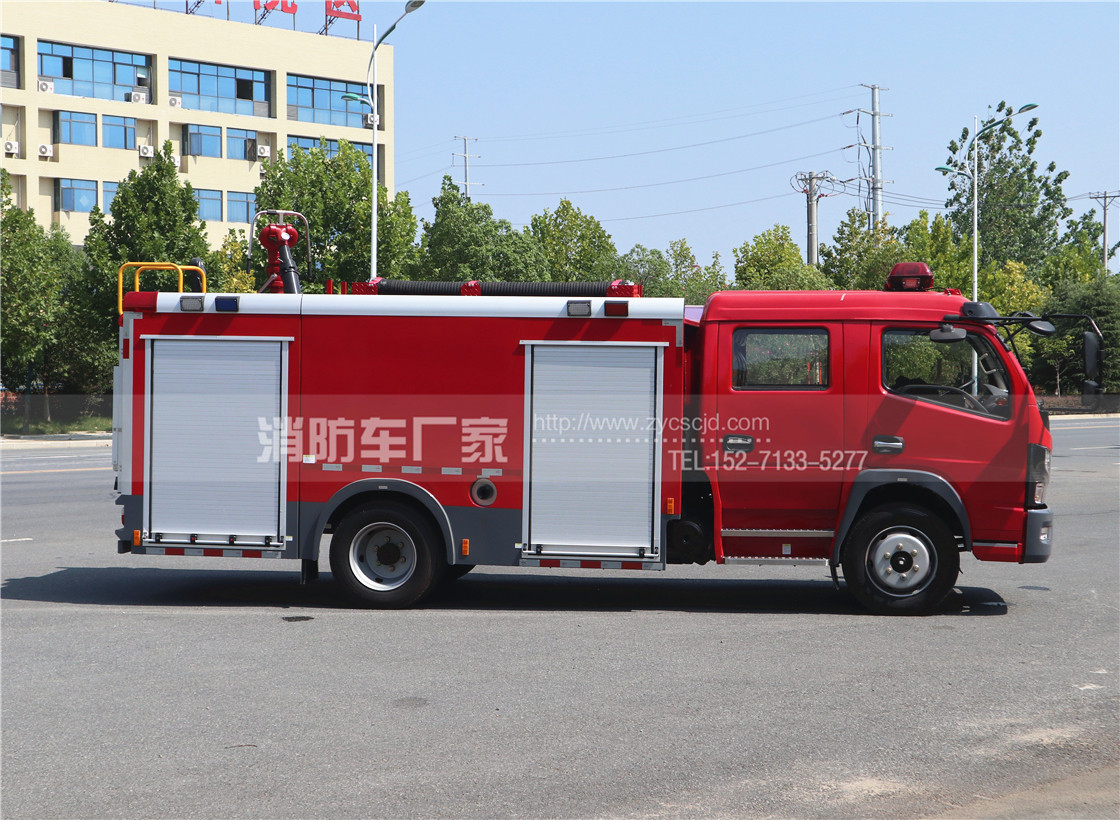 国六东风多利卡5吨水罐消防车