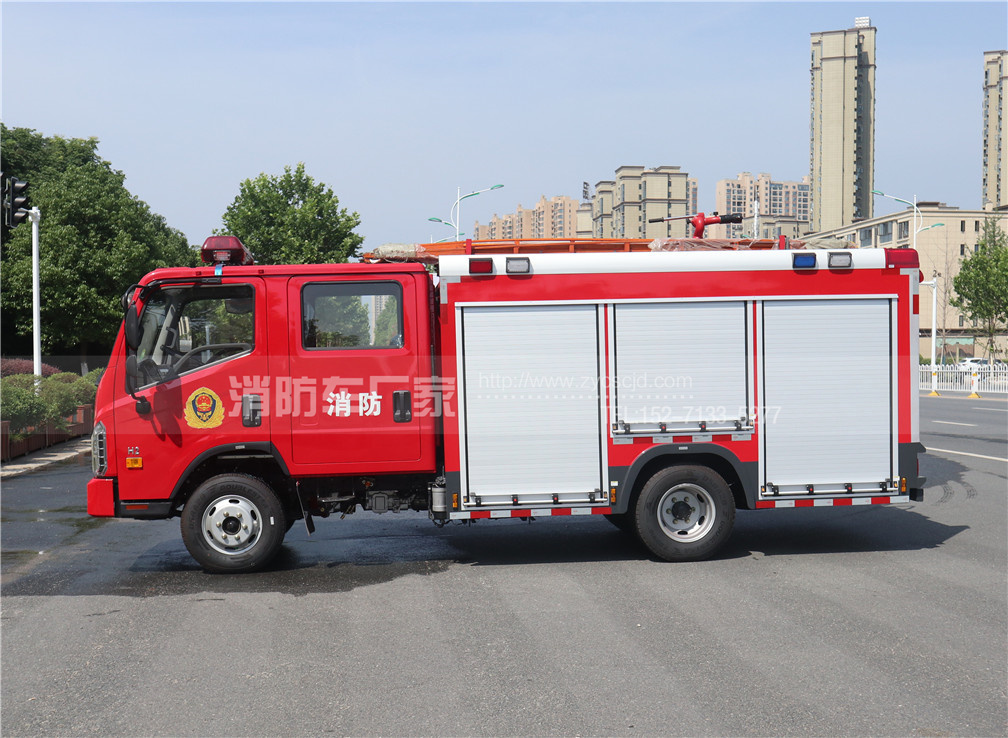 国六福田2.5吨水罐消防车