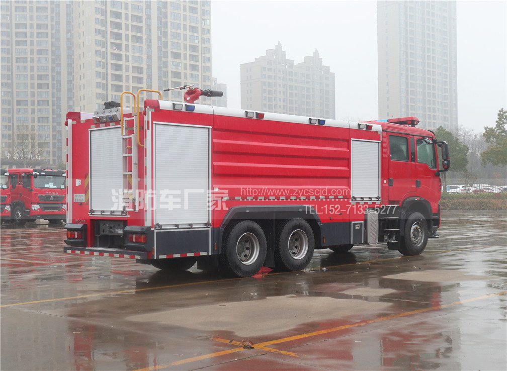 国六重汽豪沃12吨泡沫消防车