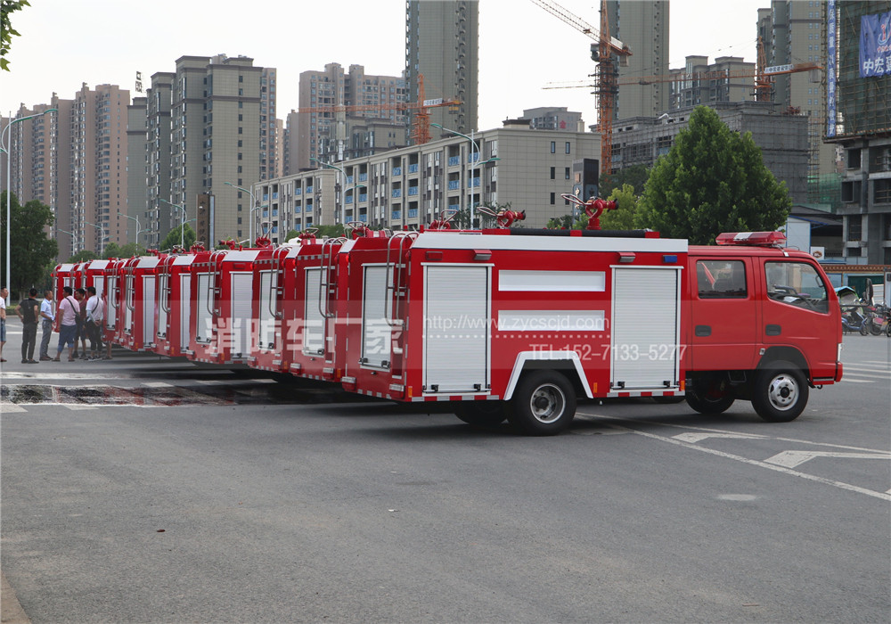 10台出口3吨消防车