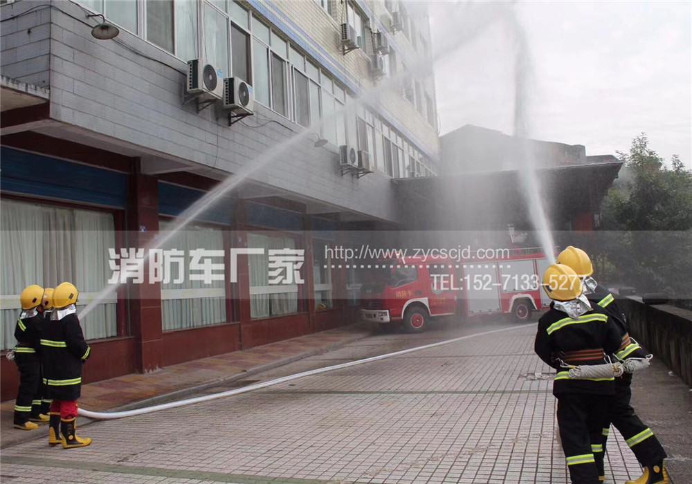 消防车使用图片 消防车使用图片