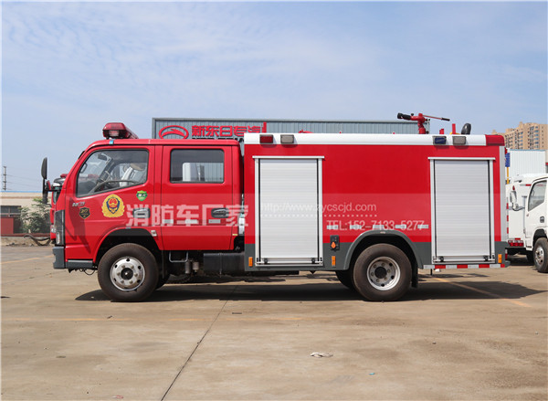 国六东风3吨水罐消防车